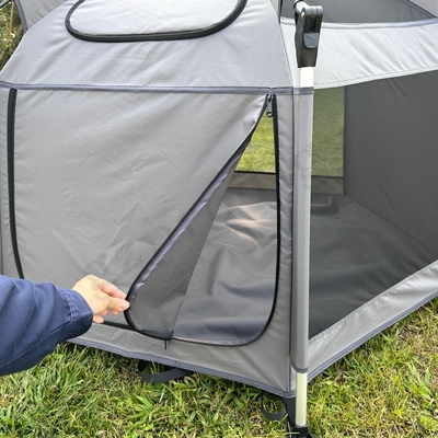 Großes, geräumiges orangefarbenes Pop-Up-Spielzelt, flammhemmender Pop-Up-Baby-Laufstall
